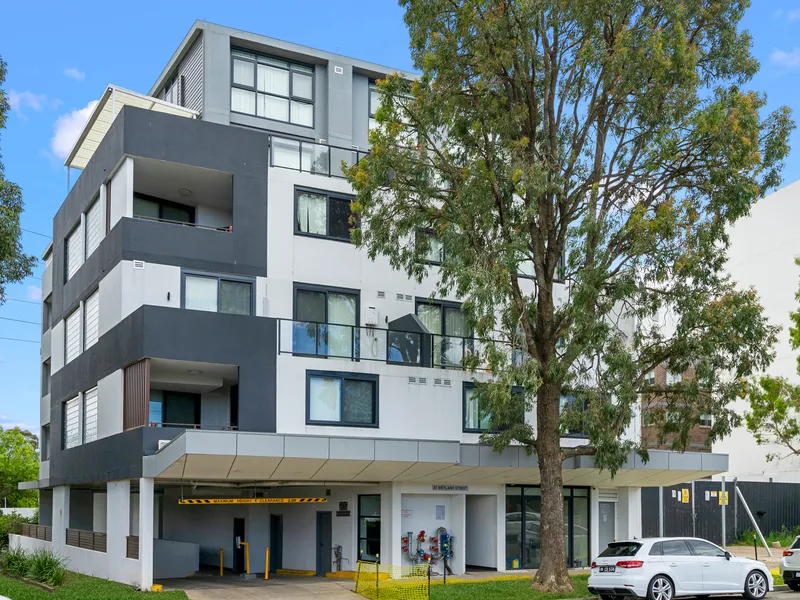 NEAR NEW TWO BEDROOM UNIT - DO NOT MISS OUT!