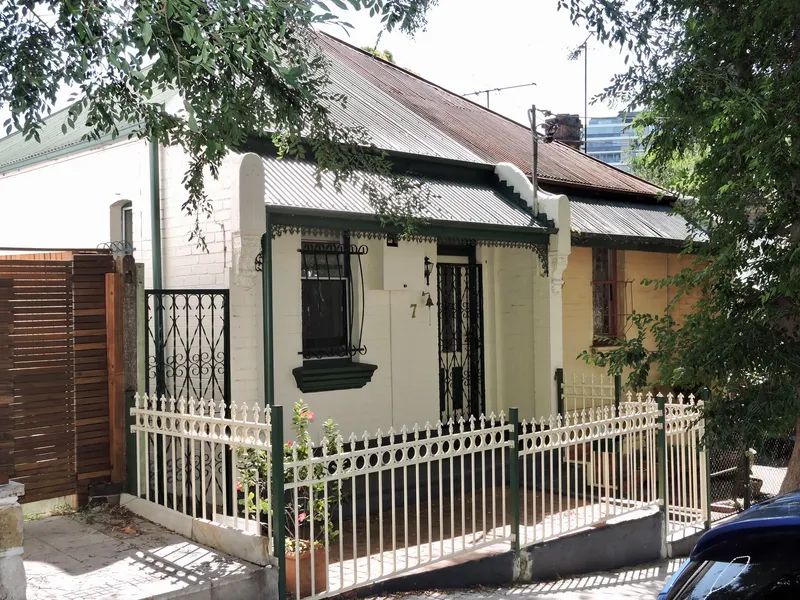 Beautiful Terrace House in Fantastic Location!