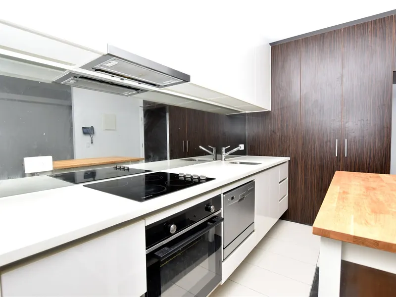 Unfurnished with Brand New Carpet at Location Perfect!