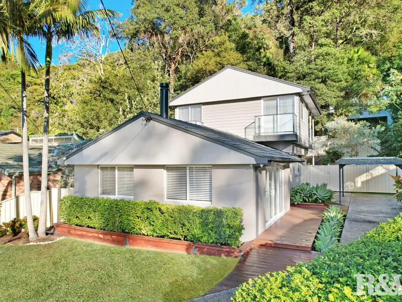 Large Family Home in a Picturesque Bush Setting