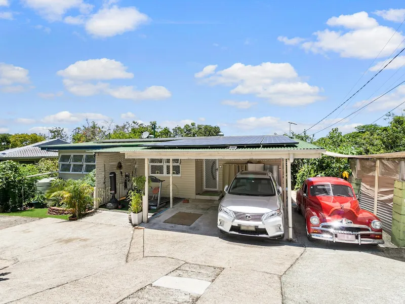 Dual Living in this Tranquil Oasis