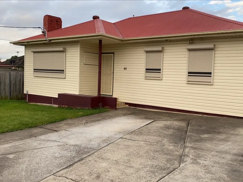 Like new 3 Bed family home BASS HILL