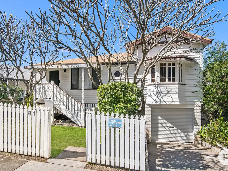 Charming Queenslander in sought-after location