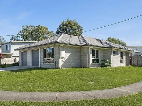 Newly Modern 3 bedroom Duplex Unit