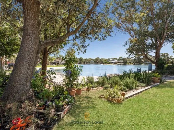 NEW YORK STYLE LAKEFRONT SANCTUARY