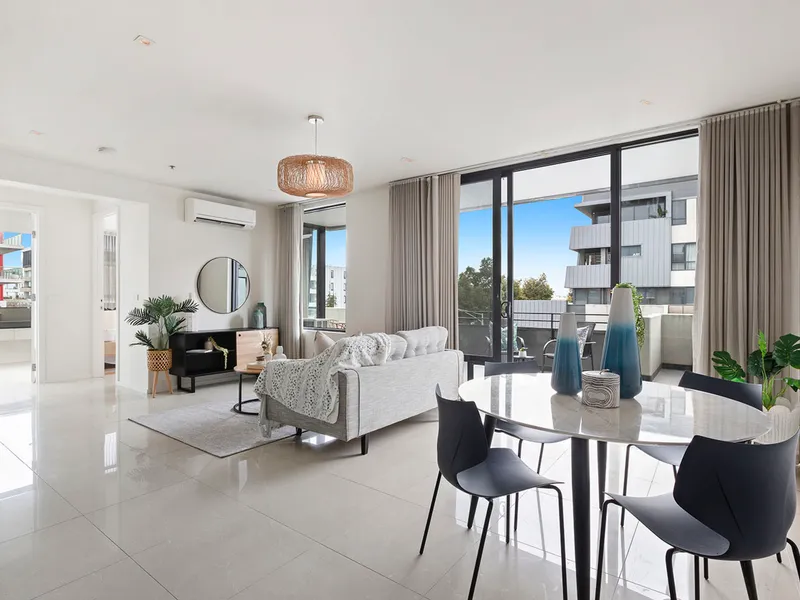 Vibrant Lifestyle Haven with a Supersized Terrace