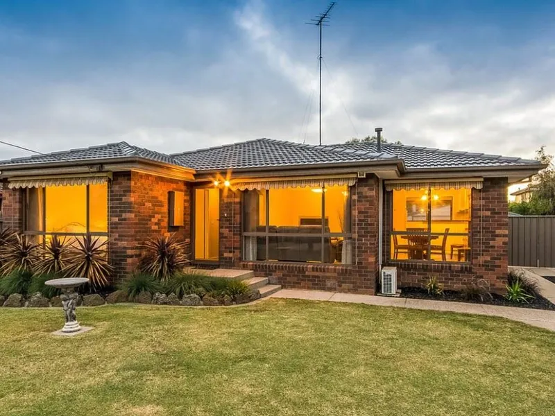 3 bedroom neat family home!