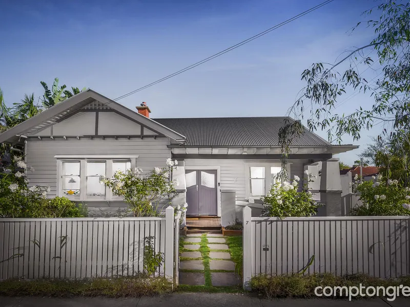 Spacious luxury and immaculate presentation in Newport. 