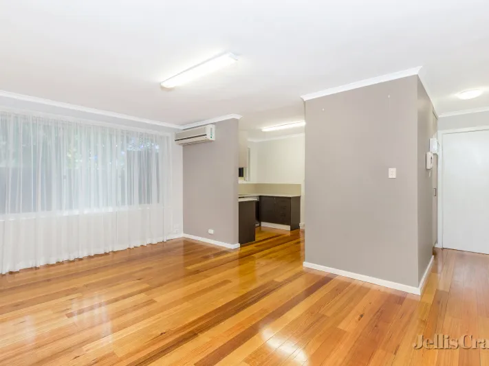 CONTEMPORARY, STYLISH & CLOSE TO MONASH UNI!