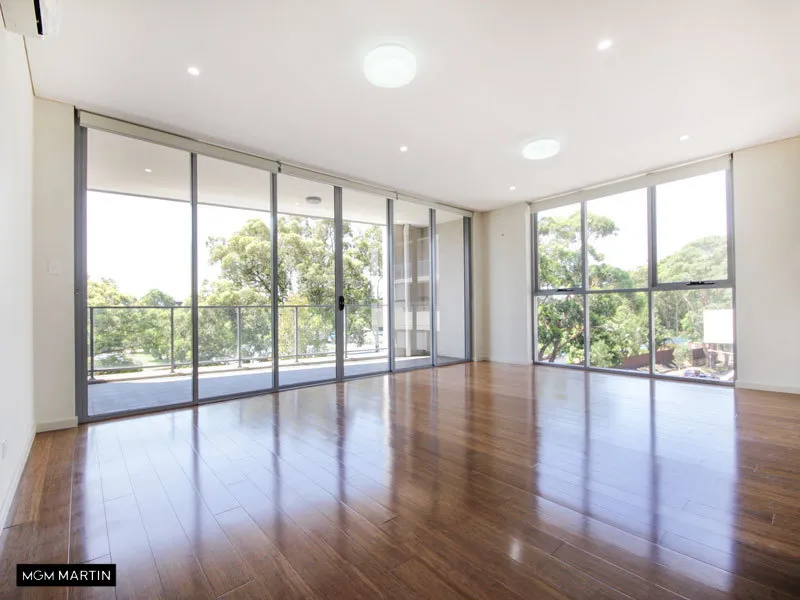 MGM MARTIN - SPACIOUS UNFURNISHED TWO BEDROOM APARTMENT WITH ENORMOUS BALCONY