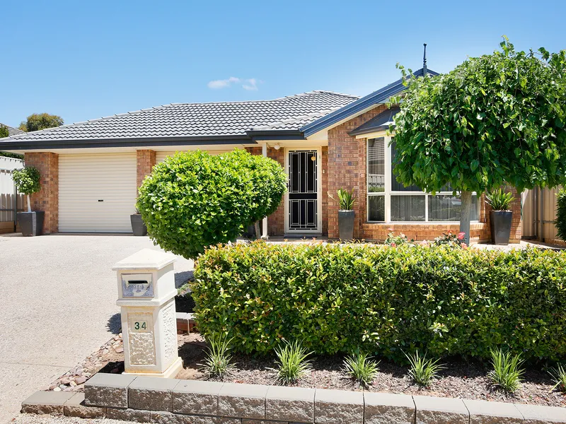 IMMACULATE FAMILY HOME, PRIVATELY LOCATED