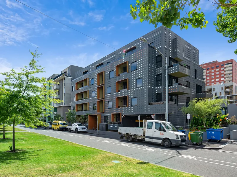 Cosy Two-bedrrom apa in Carlton, good choice for small family and investor!