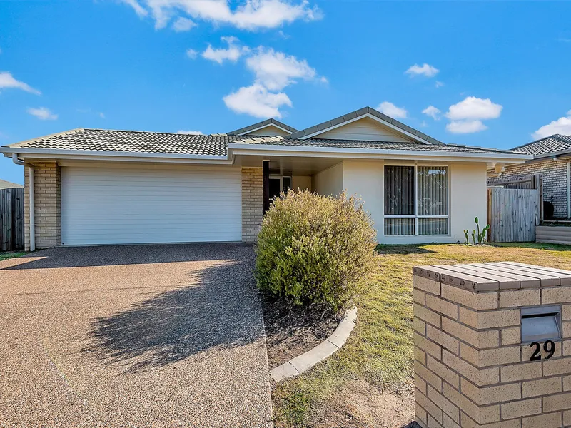 Elevated lot overlooking parkland