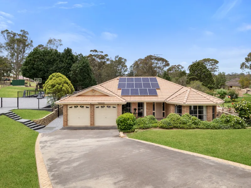 Exquisite 4-Bedroom Oasis in Silverdale!