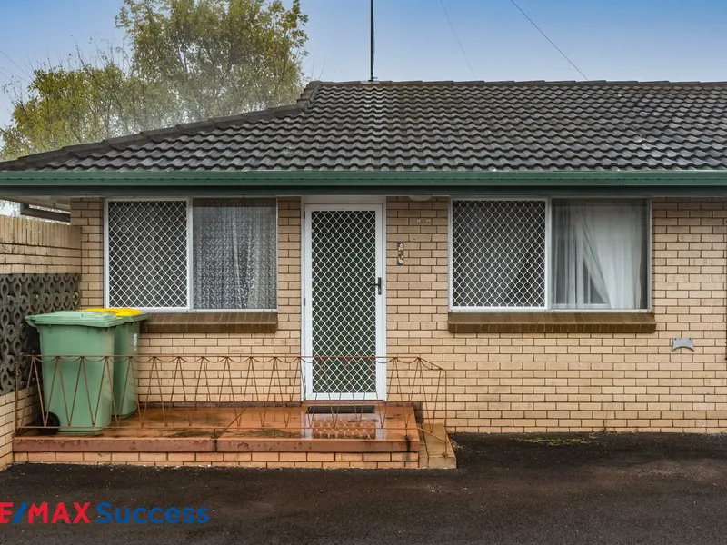 Tidy Affordable Unit In Quiet Rangeville!