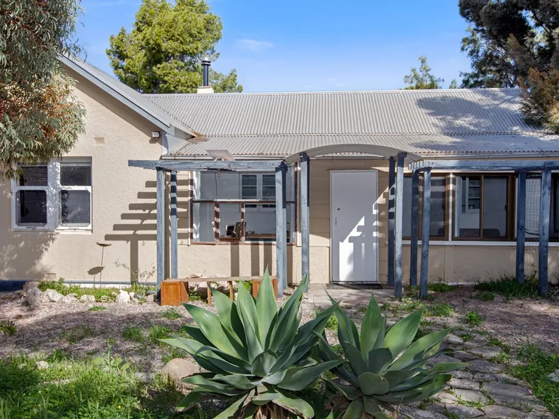 Massive Block, Cute Cottage