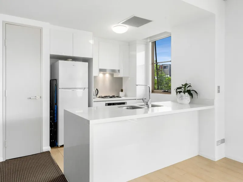Modern North Facing Apartment- $750 per week