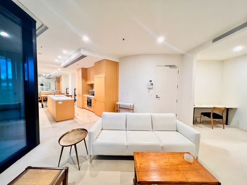 Furnished 2Bed2Bath2Cars in Heart of Hawthorn East