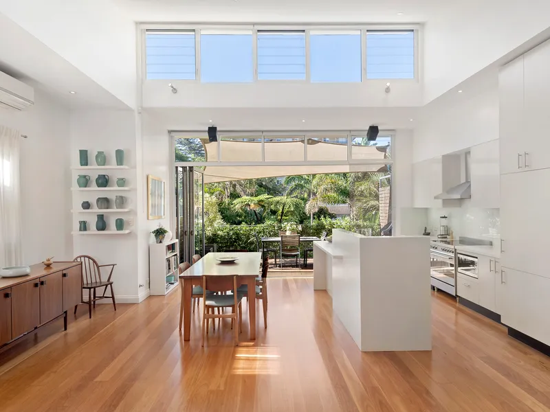 Majestic c1908 designer semi on the Eastern Hill