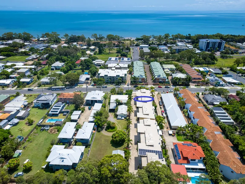 Cozy Townhouse In Central Hervey Bay - Walk To The Beach And Shops!