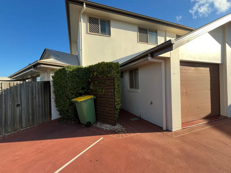 Stunning Fully Renovated Unit!