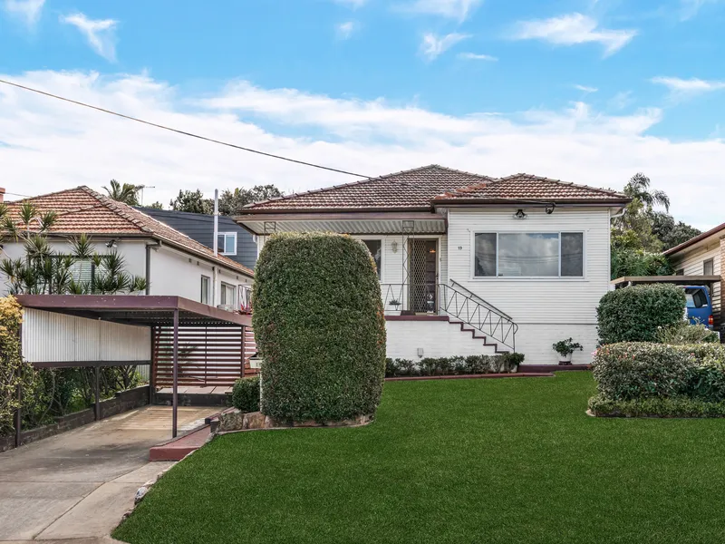 Charming cottage with a prime north to rear aspect