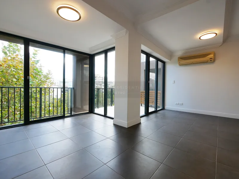 *****APPLICATION RECEIVED!*****Modern 1 Bedroom Apartment in Exceptional Location - Broughton Apartments