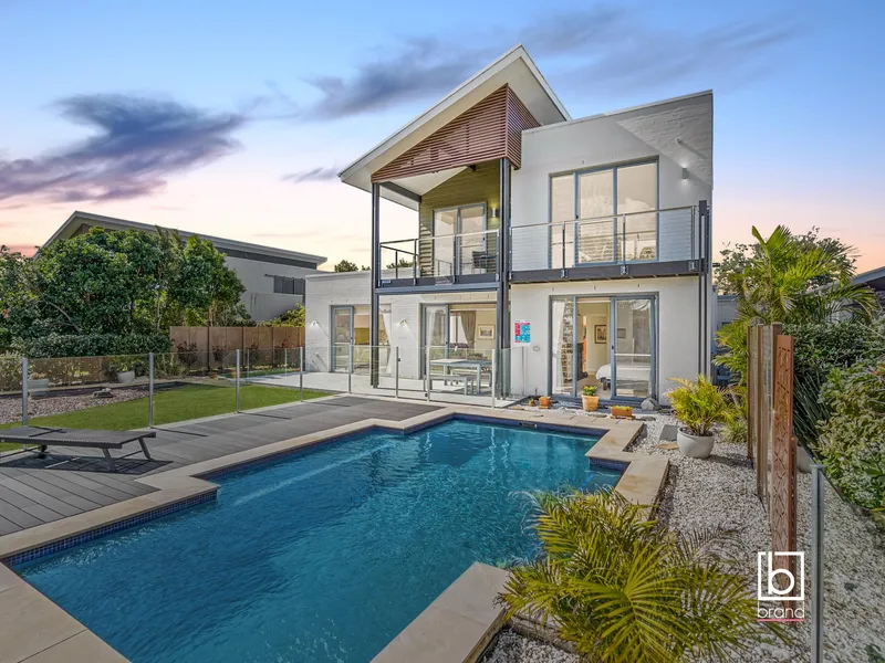 Ultimate Beach Side Entertainer - Breath taking Views & Unrivalled Sophistication