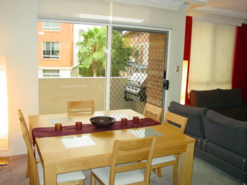 2 bedroom property Balmain apartment with indoor pool & gym