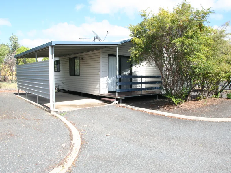 MODERN CAPELLA UNIT - FANTASTIC VALUE
