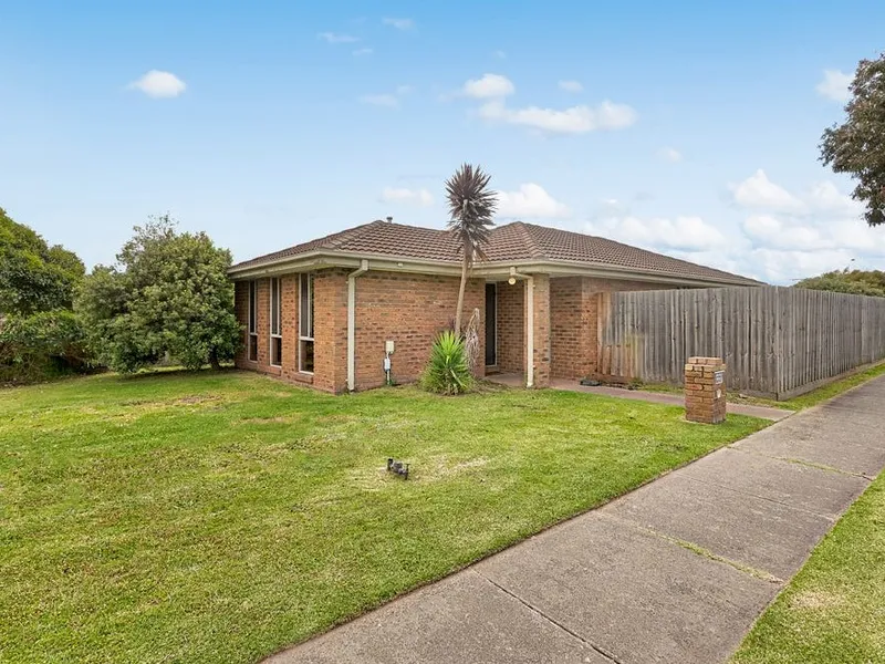 3 BEDROOM HOME IN CRANBOURNE