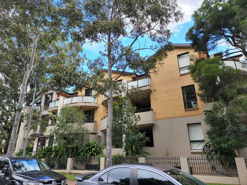 BEAUTIFUL 2 BEDROOM UNIT WITH LOCK UP GARAGE - YOU MUST REGISTER TO INSPECT THE PROPERTY