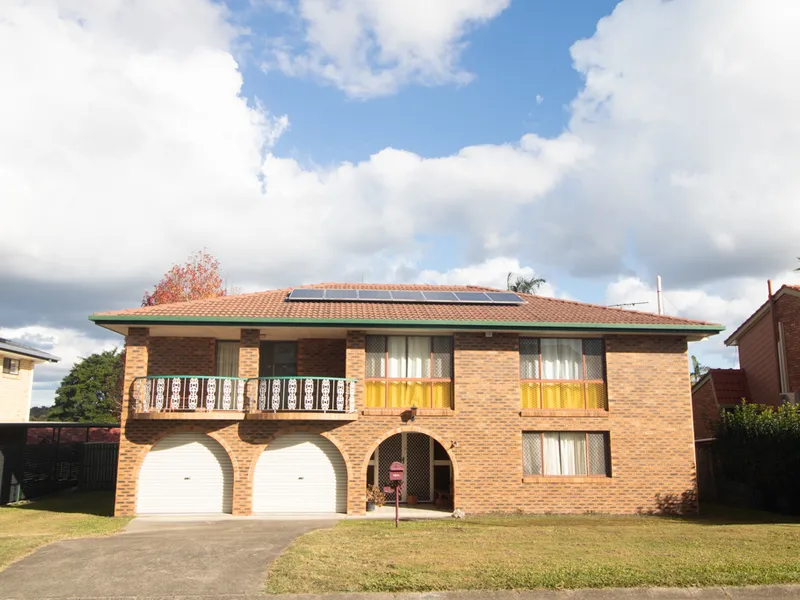 Great-style renovated beautiful home in the Prime Location of Sunnybank Hills