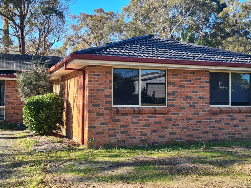 4 Bedroom home in Basin View