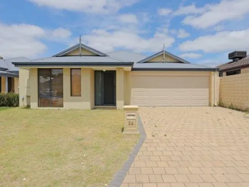 34 PENTLAND STREET, CANNING VALE (GREEN TITLE)