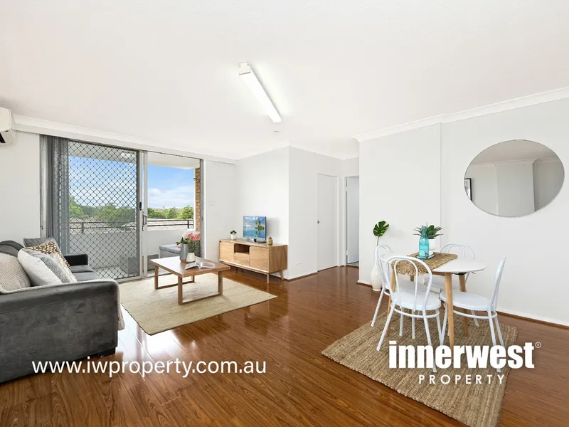 Light & Bright Updated Apartment with District Views