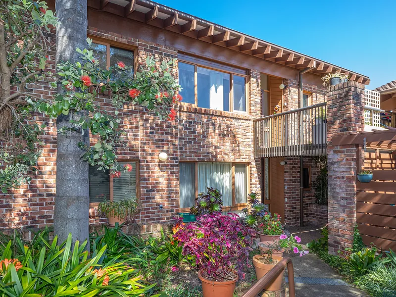 Stylishly renovated with a convenient position, close to all amenities