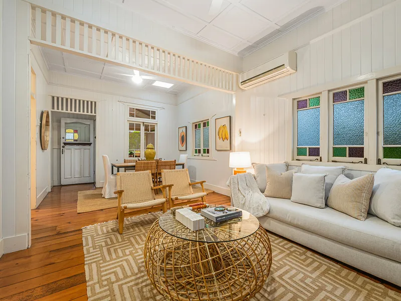 Stunning 3 bedroom family home + A/C