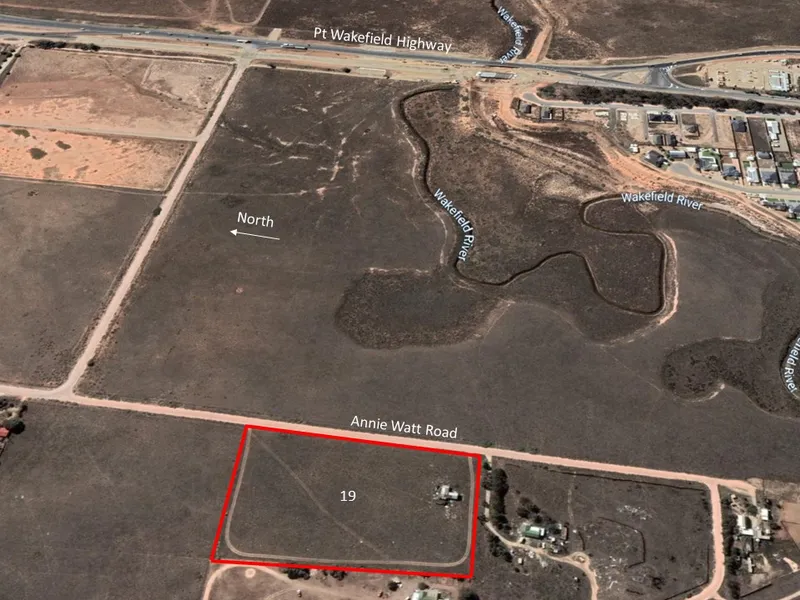 5.9 acres on the edge of town