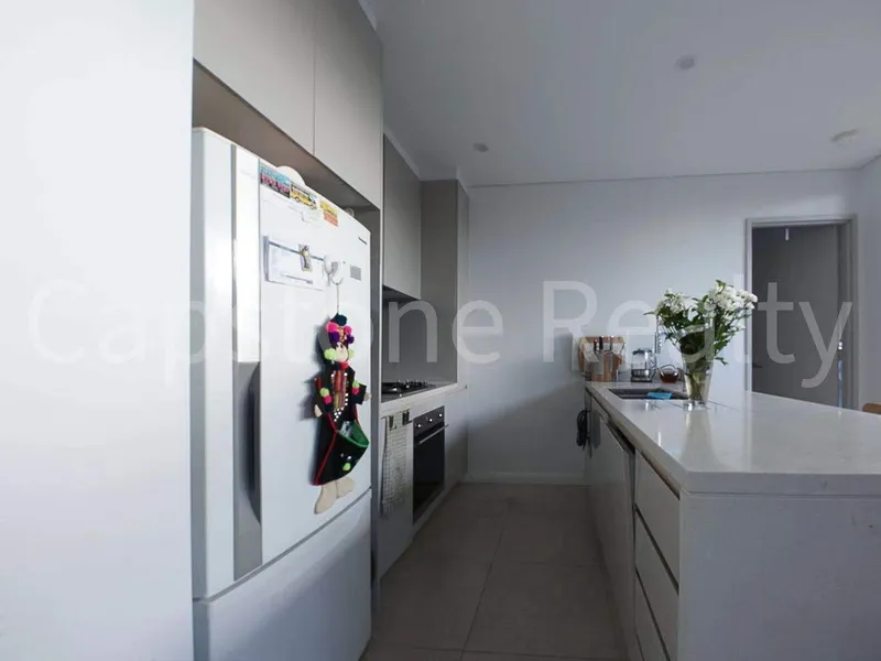 Location!!! 5-STAR PENTHOUSE-STYLE APARTMENT AVAILABLE NOW IN EASTGARDENS