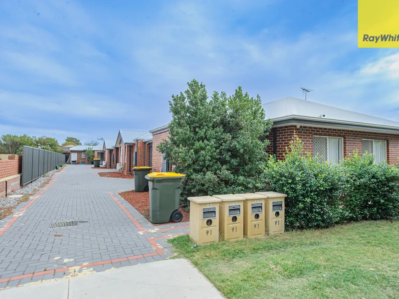 3 BEDROOM 2 BATHROOM VILLA!