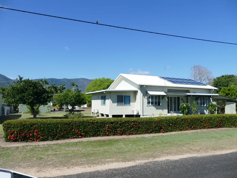 Excellent home...Great location...2,023m2 lot...2 Street frontage