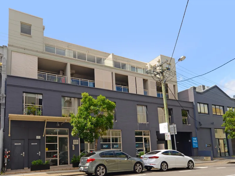 Tranquil Lifestyle in Sought-After Enclave - Furnished!