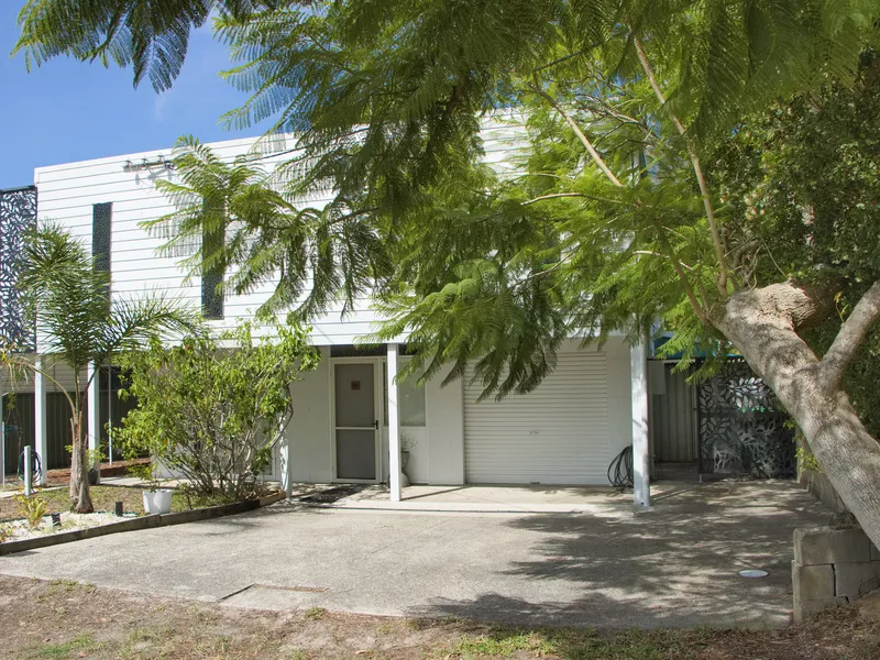 Live close to the Beach, The Golf Course & The River