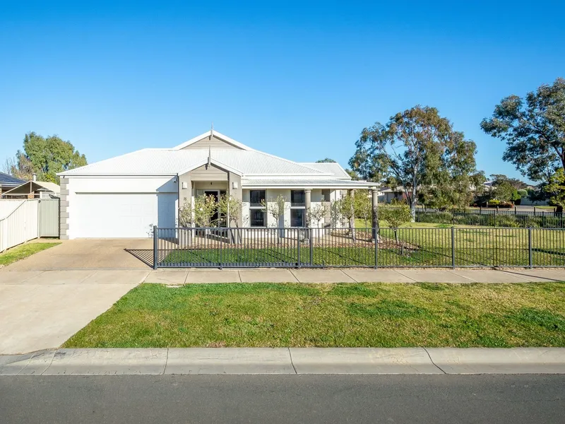 LARGE FAMILY LIVING IN KIALLA 