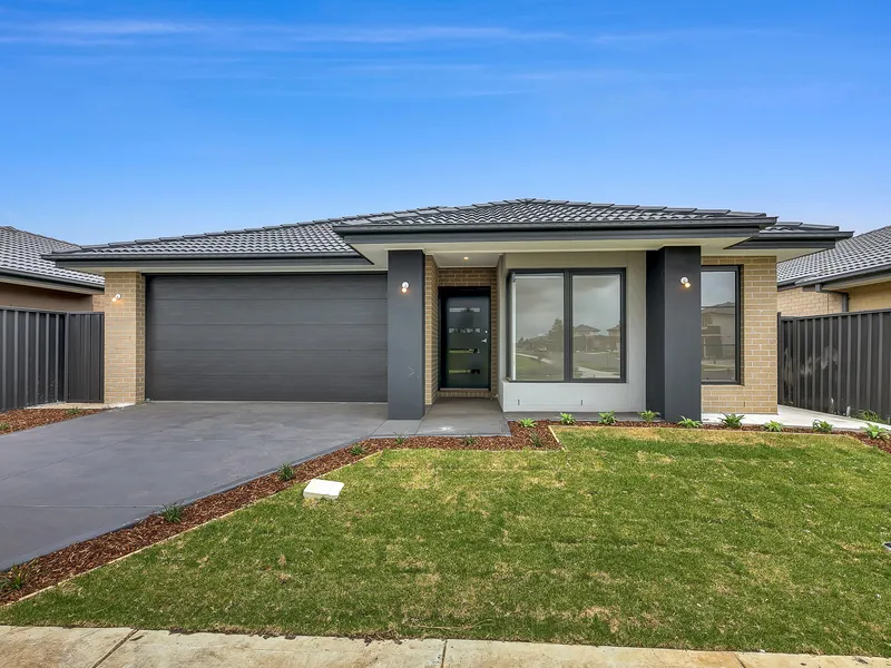 BRAND NEW & PARK FACING 4 BEDROOM FAMILY HOME FOR RENT IN TARNEIT !