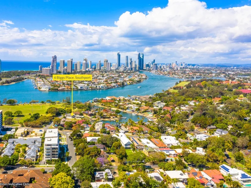 Impressive Family Residence just off the Main River