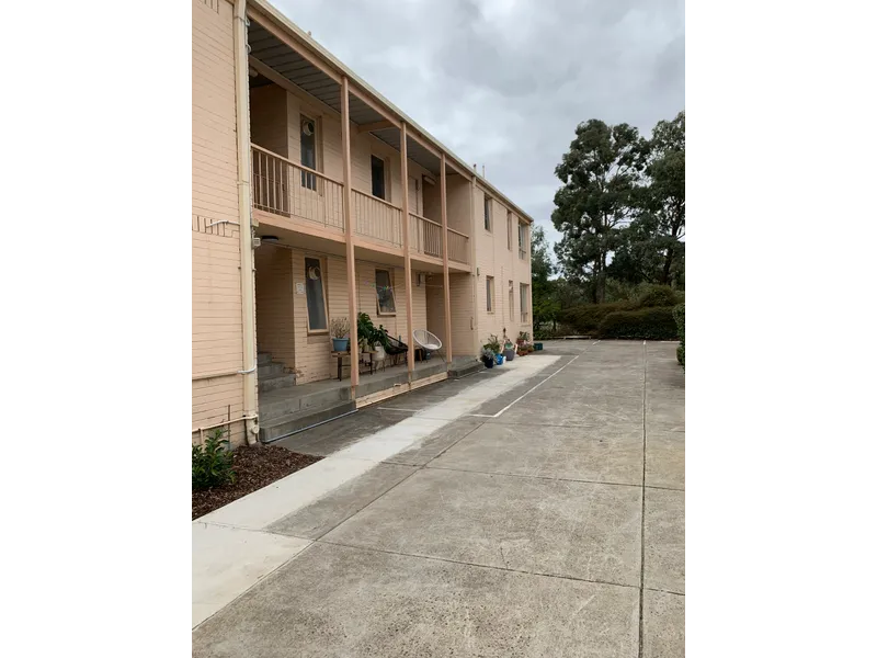 FRESHLY PAINTED 2 BEDROOM  APARTMENT