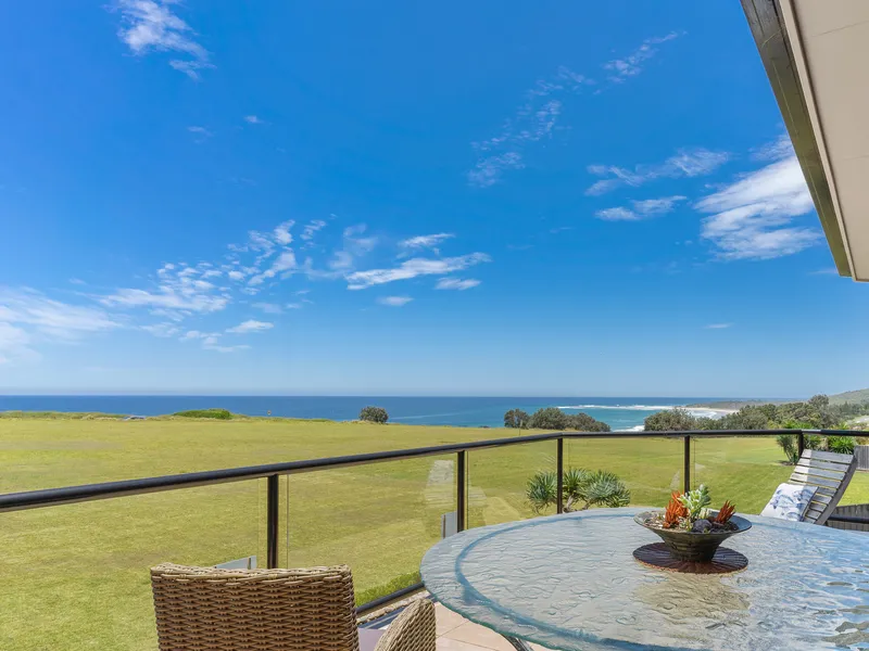 Soak up Endless Ocean Views Atop Lennox Head’s Premier Beachfront Estate