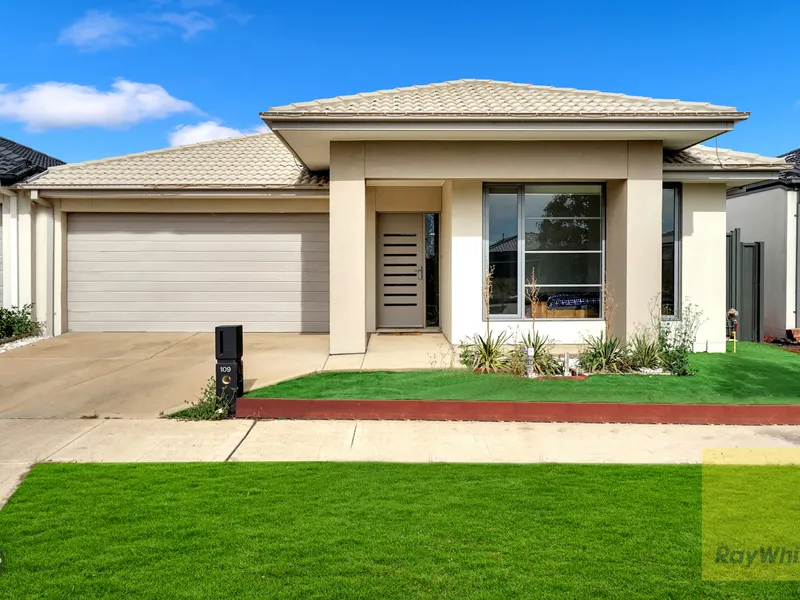 Porter Davis home ready to move in. An Ideal Starter & Amazing Location!